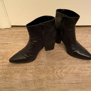 Black leather Nine West boots.
